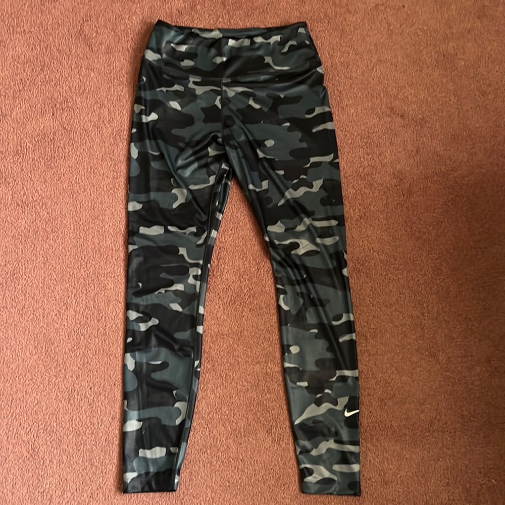 Worn twice NIKE womens dri fit blue CAMO leggings